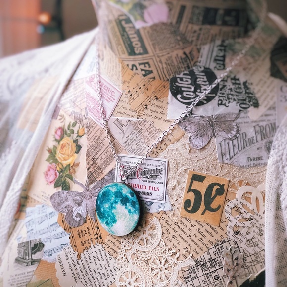 🌜🌑Full Moon Necklace🌑🌛 •Boho•Bohemian• - Picture 3 of 4